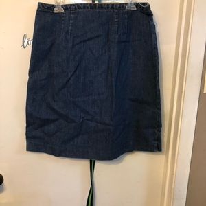 Talbots petites stretch denim skirt .  14P